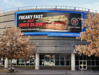 Наружная реклама Jimmy John’s троллит сервисы доставки еды