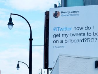 Пользователи Twitter попросили поместить свои твиты на билборды. Компания исполнила их желание