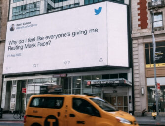 Twitter сделал из твитов о ношении масок новую OOH кампанию